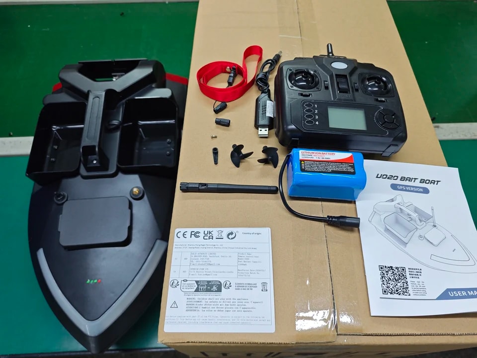 Лодочка для прикормки с GPS 